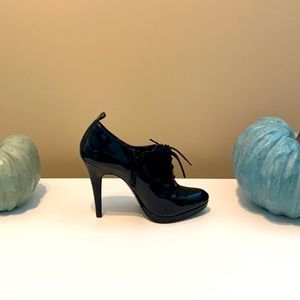 Jessica Simpson vinyl pumps